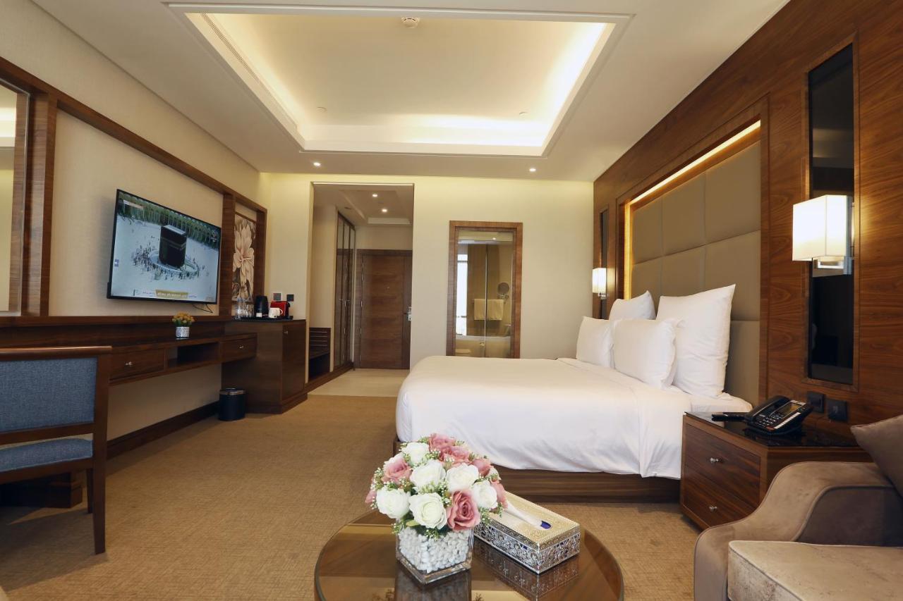 Weekend Hotel Sari Jeddah Exterior photo