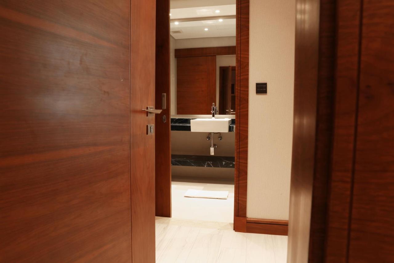 Weekend Hotel Sari Jeddah Exterior photo