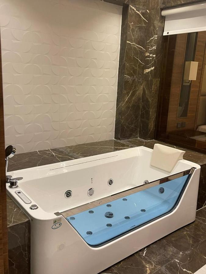 Weekend Hotel Sari Jeddah Exterior photo